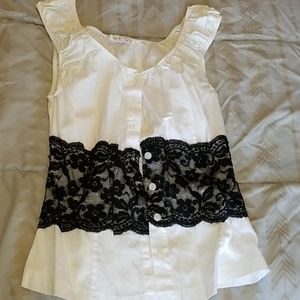 Sleeveless lace blouse